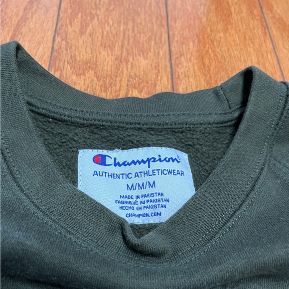 Champion Sweatshirt Size Medium - Picture 8 of 8
